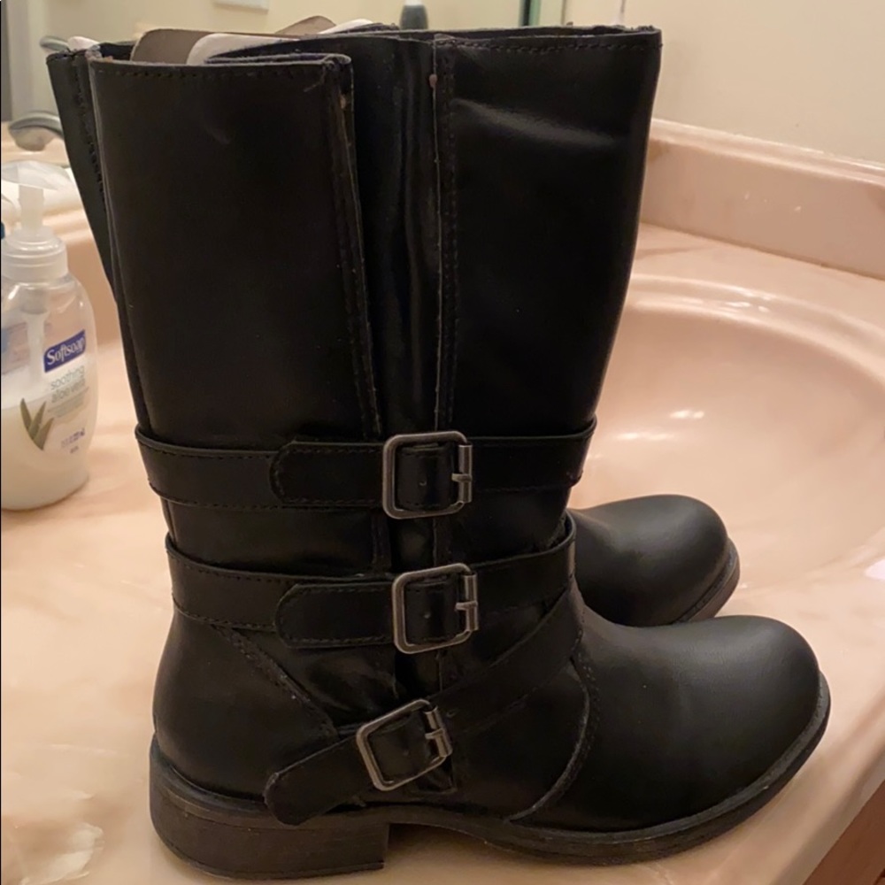Black boots